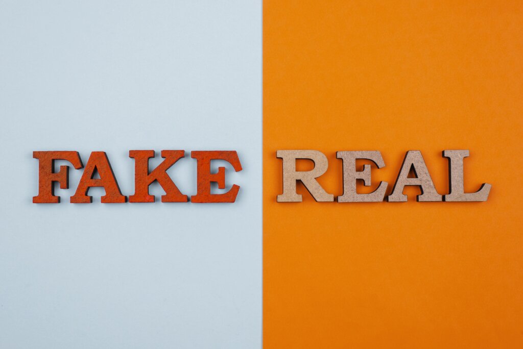 FAKE&REAL